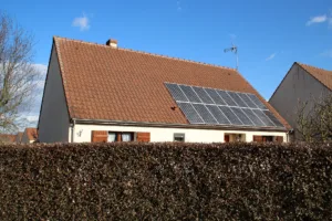 Residential rooftop solar panel array