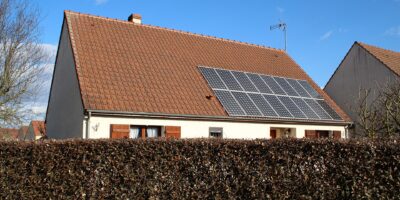 Residential rooftop solar panel array
