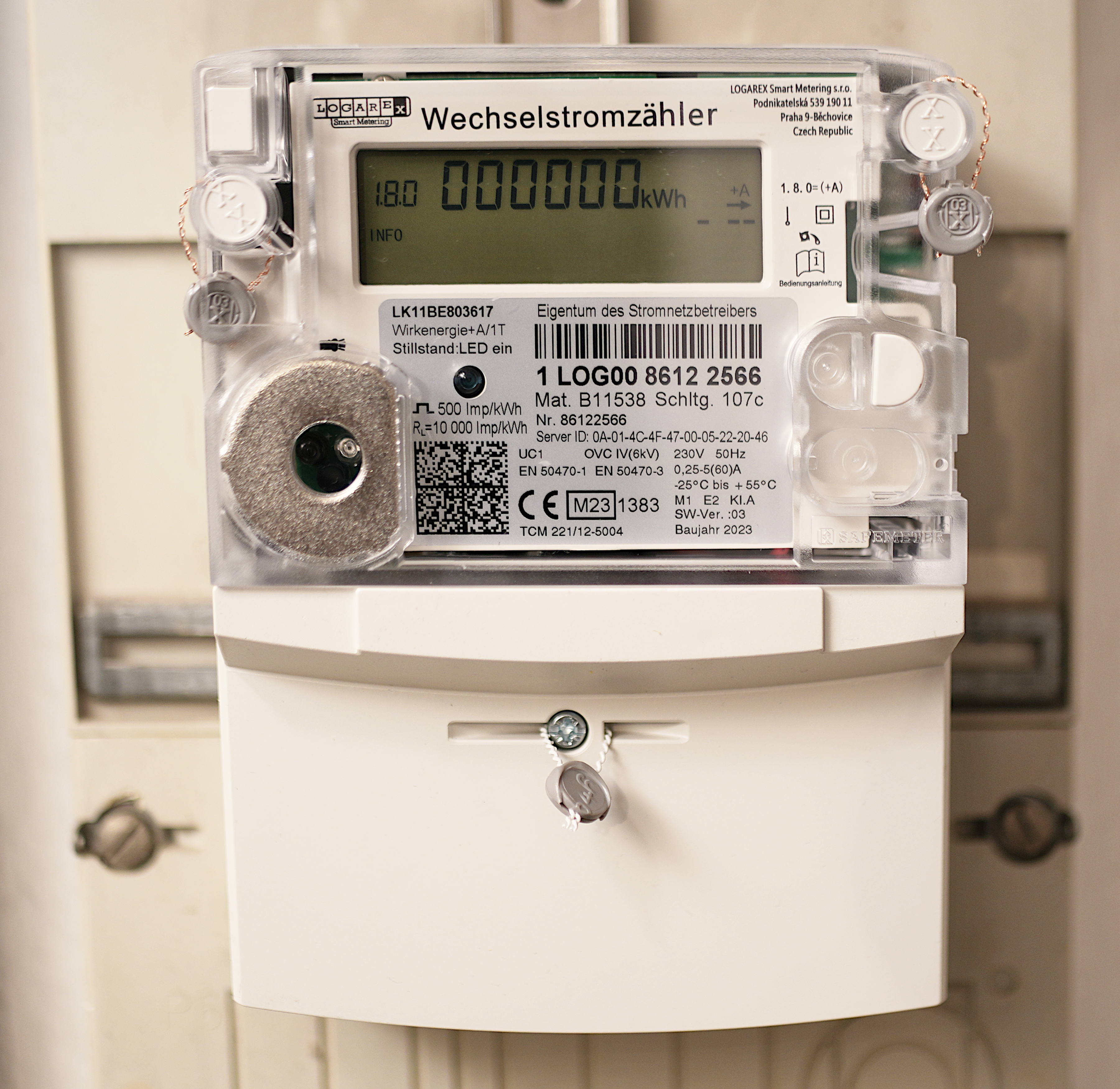 Smart electricity meter for home energy monitoring