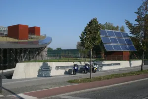 Solar carport providing free EV charging